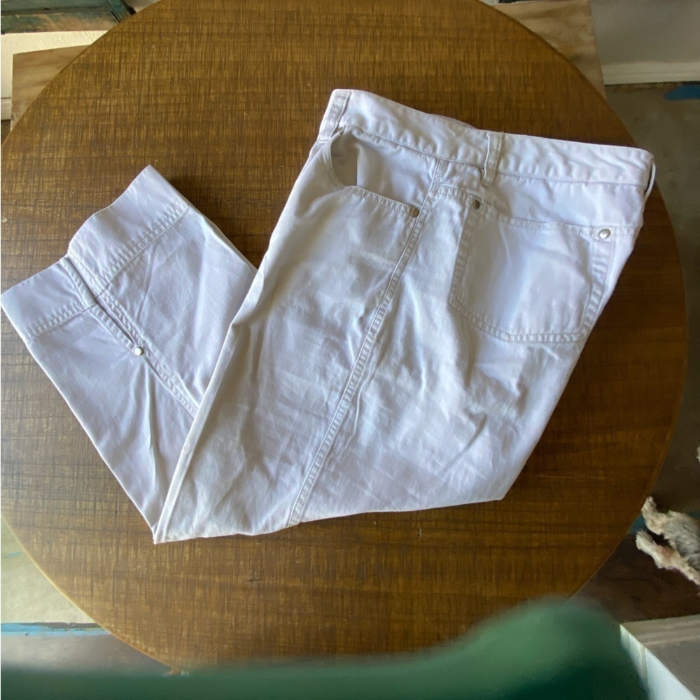 Caribbean Joe white capris, size 12P